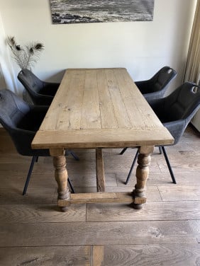 Zware antieke eettafel, 2.00 mtr x 83 cm x 78 cm