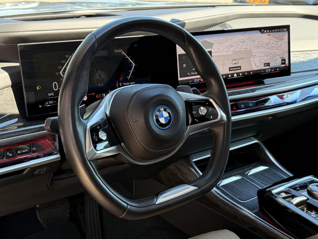 BMW 7 Serie 750e xdrive | bowers & wilkins | 360 | skylounge | leder | trek
