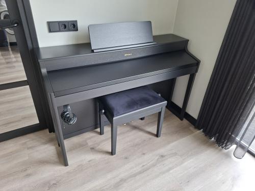 Roland HP702 digitale piano Charcoal Black zo goed als nieuw