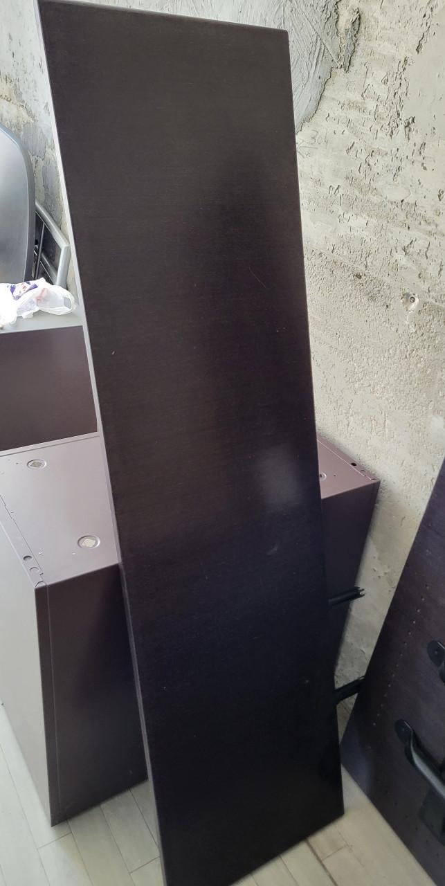 2 Metalen bureaukasten van het merk Ahrend.