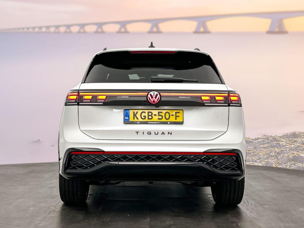 Volkswagen Tiguan r-line edition plug in hybride 204 pk black style pakket