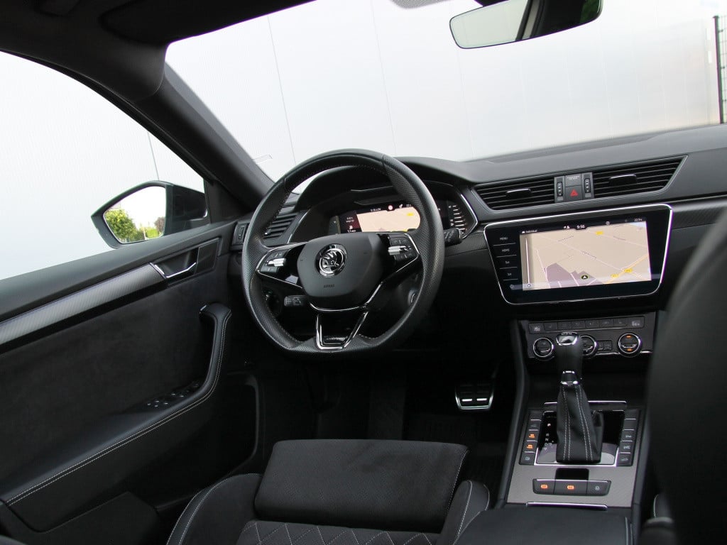 Skoda Superb combi 1.4 tsi iv 218pk sportline | pano dak | trekhaak