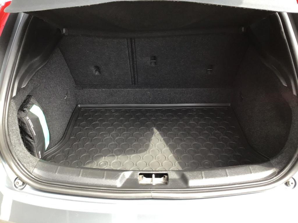 Volvo V40 t3 153pk aut6 polar+ sport| panodak| camera| trekhgaak| h&k soun