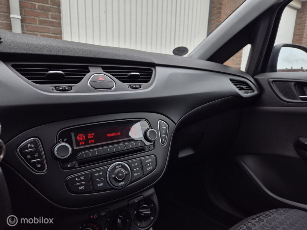 Opel Corsa 1.4 edition / 5- deurs / stuur- stoelverwarming / parkeersensore
