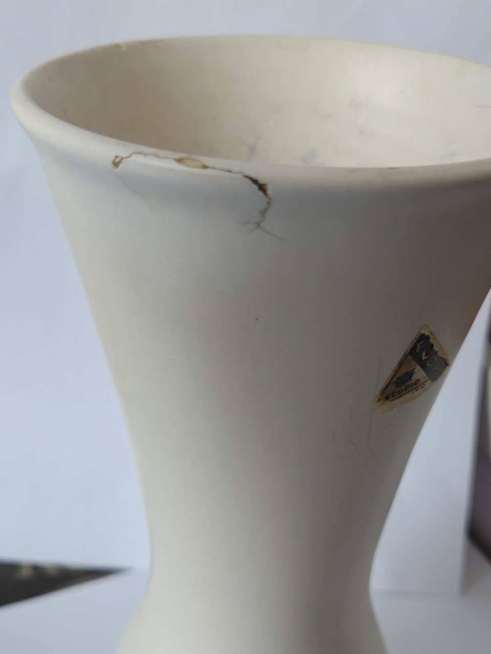 Witte matte Vaas Flora Keramiek Gouda 1889 Hoogte 22.3 Cm