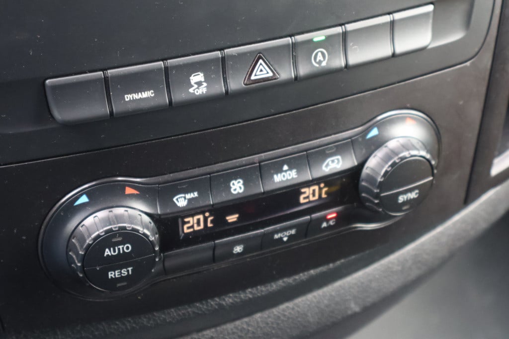 Mercedes-Benz Vito 114 cdi lang l trekhaak l becker map pilot l camera l le