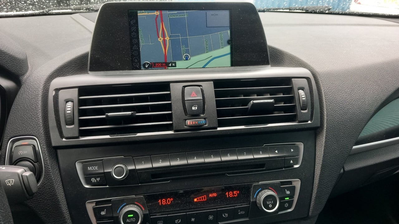 Bmw 1-SERIE 118i Business Urban 5drs bj:2012 airco-navigatie-leer