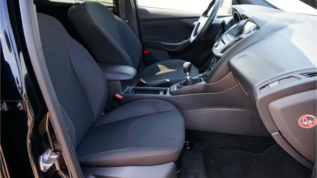 Ford Focus wagon 1.0 st-line rijklaar incl. bovag garantie