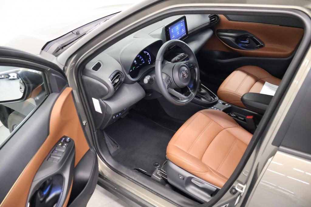 Toyota Yaris Cross 1.5 hybrid adventure | nl auto | bruin leder | full opti