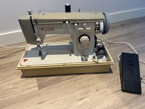 Vintage  naaimachine