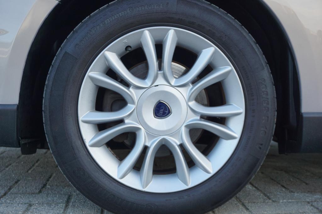 Lancia Delta 1.4-16v oro climate / navi / cruise / parkeers. / elektr. rame