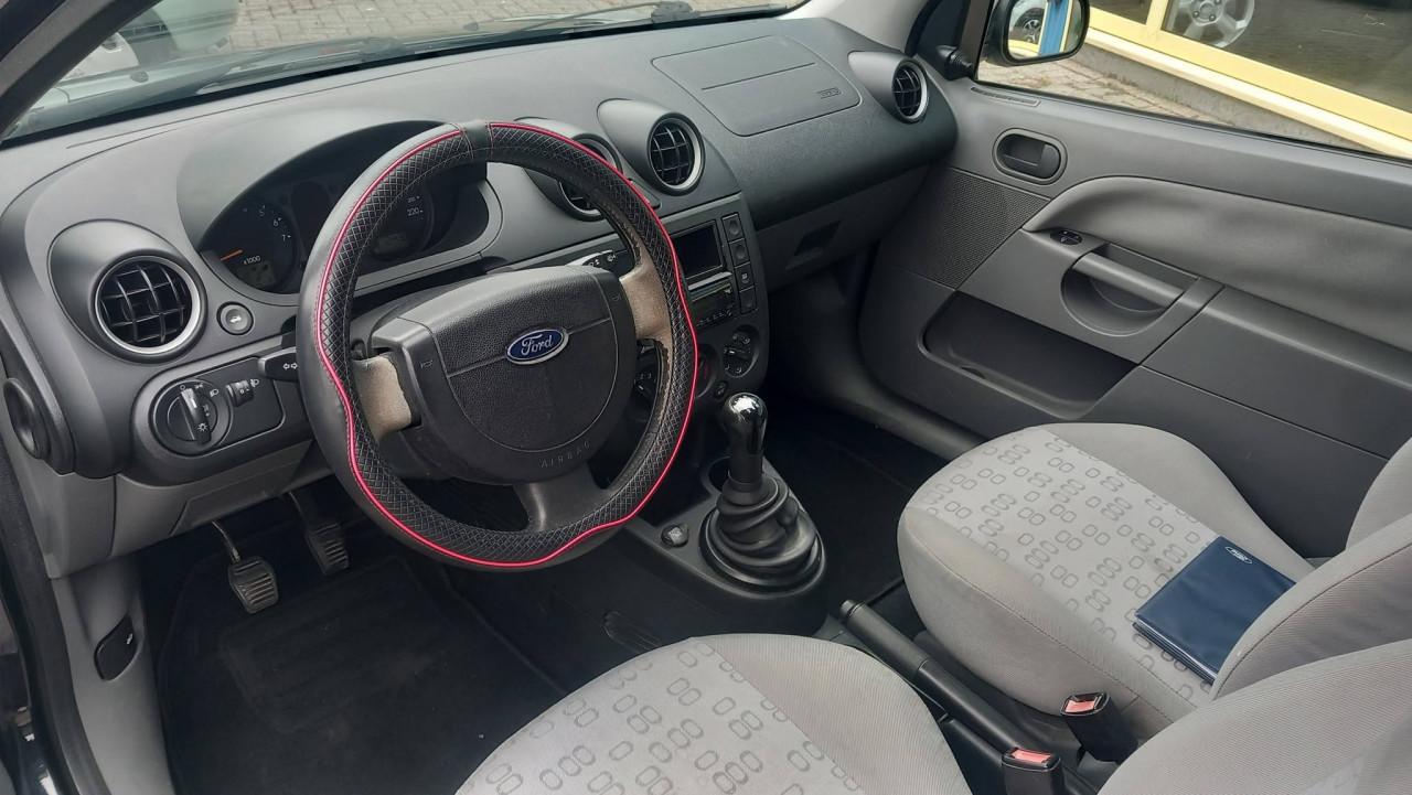 Ford Fiesta 1.25 16v Centennial 3deurs bj:2003 airco lm-velgen apk 10-2027