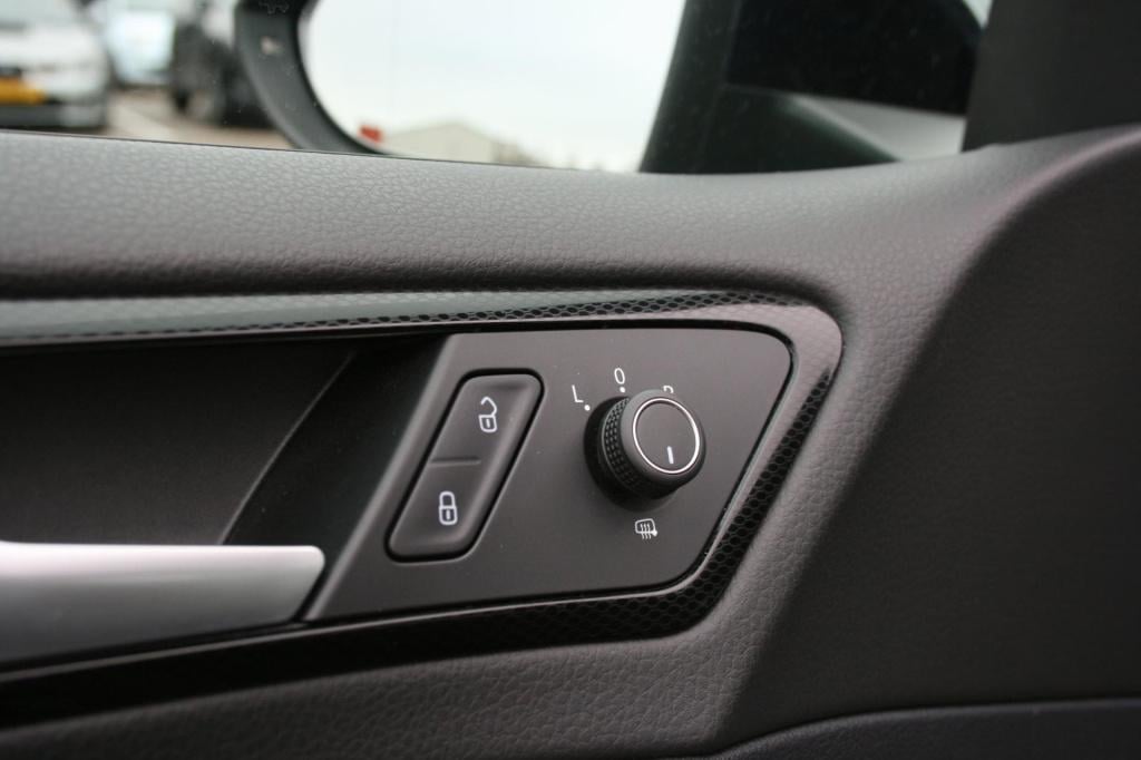 Volkswagen Golf 1.2 tsi highline / afn. trekhaak / navi / cruise / stoelver