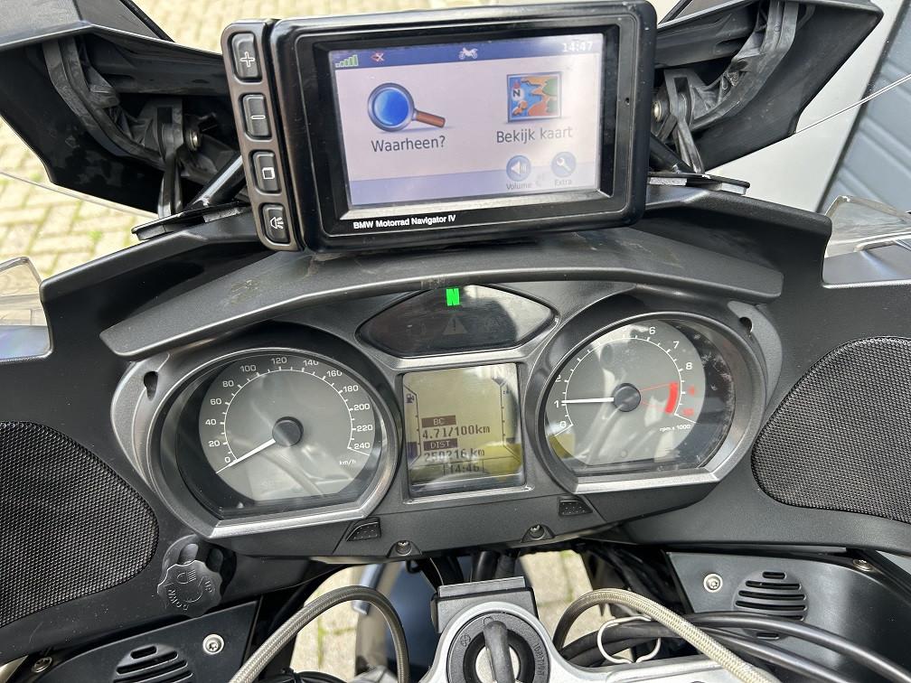 BMW R1200RT uit 2011, 250dkm, full-opt, volledige historie bekend €2500,-