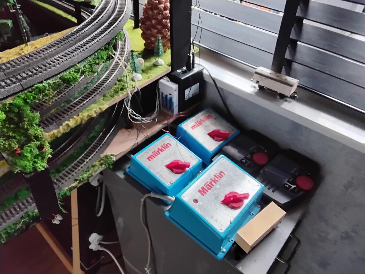 Hele treinbaan met c rails wissels en treinen