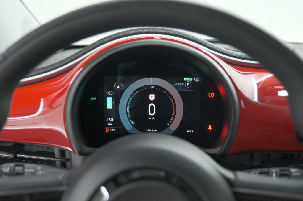 Fiat 500 icon 42 kwh | camera | 17" velgen | keyless start | navigatie | ap