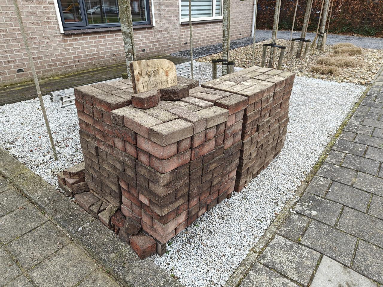 Betonklinkers 20m2 gratis mee nemen