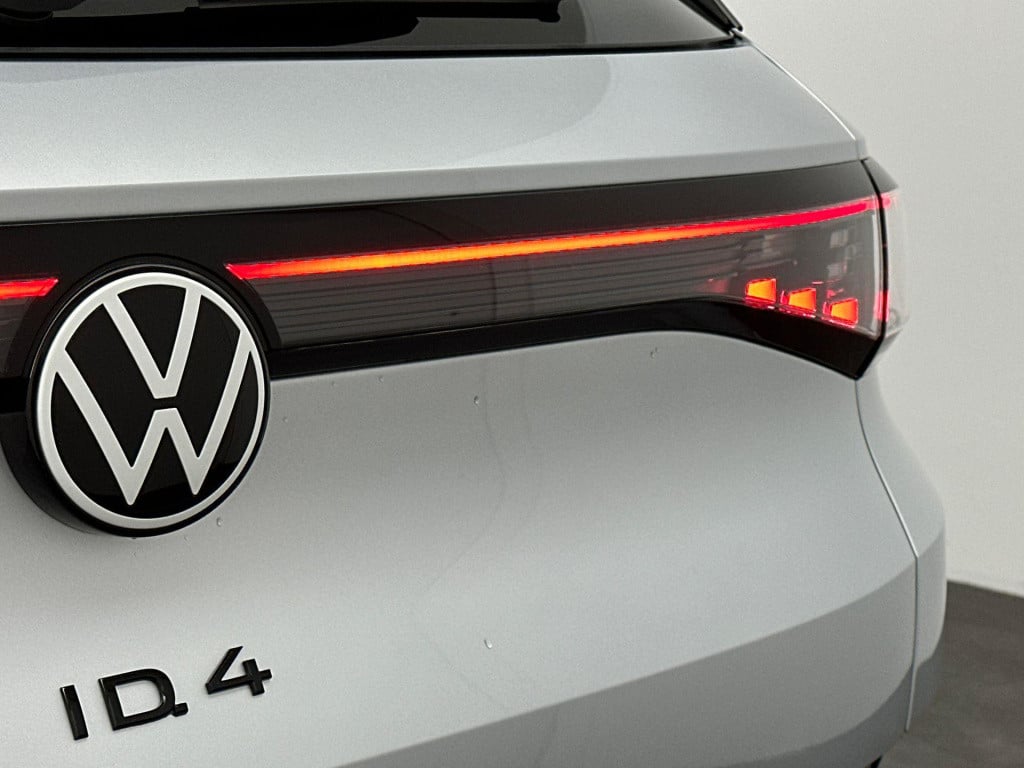 Volkswagen Id.4 pro limited edition 77 kwh accu. 210 kw / 286 pk s
