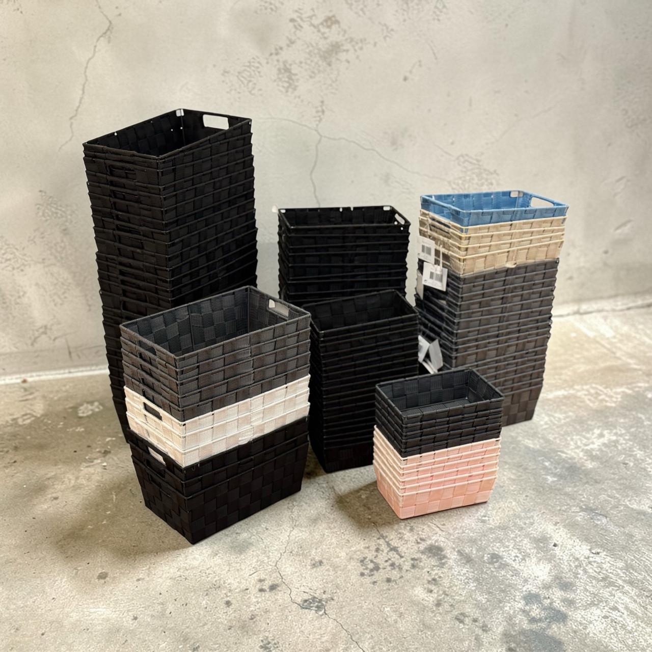 NIEUWE cadeau of opbergmanden in diverse kleuren 107 stuks!