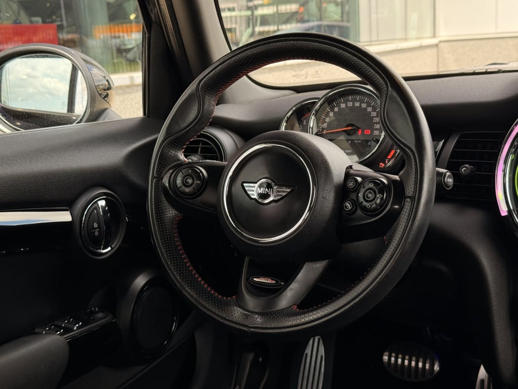 Mini Cooper mini 1.5 king’s cross | john cooper works | navi | cruise | led