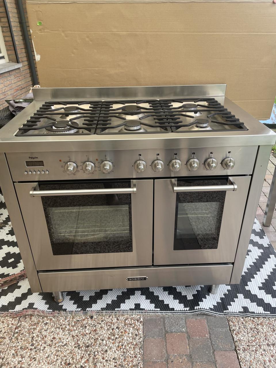 Fornuis Pelgrim Novecento met achterwand en wasemkap