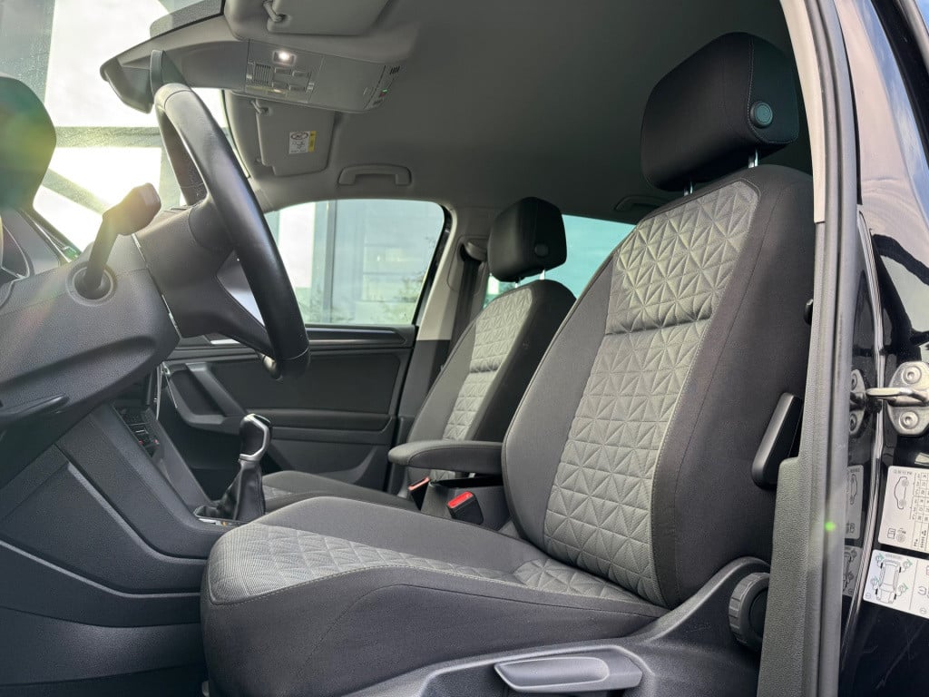 Volkswagen Tiguan 1.5 tsi *black edition * camera * cruise control * clima 