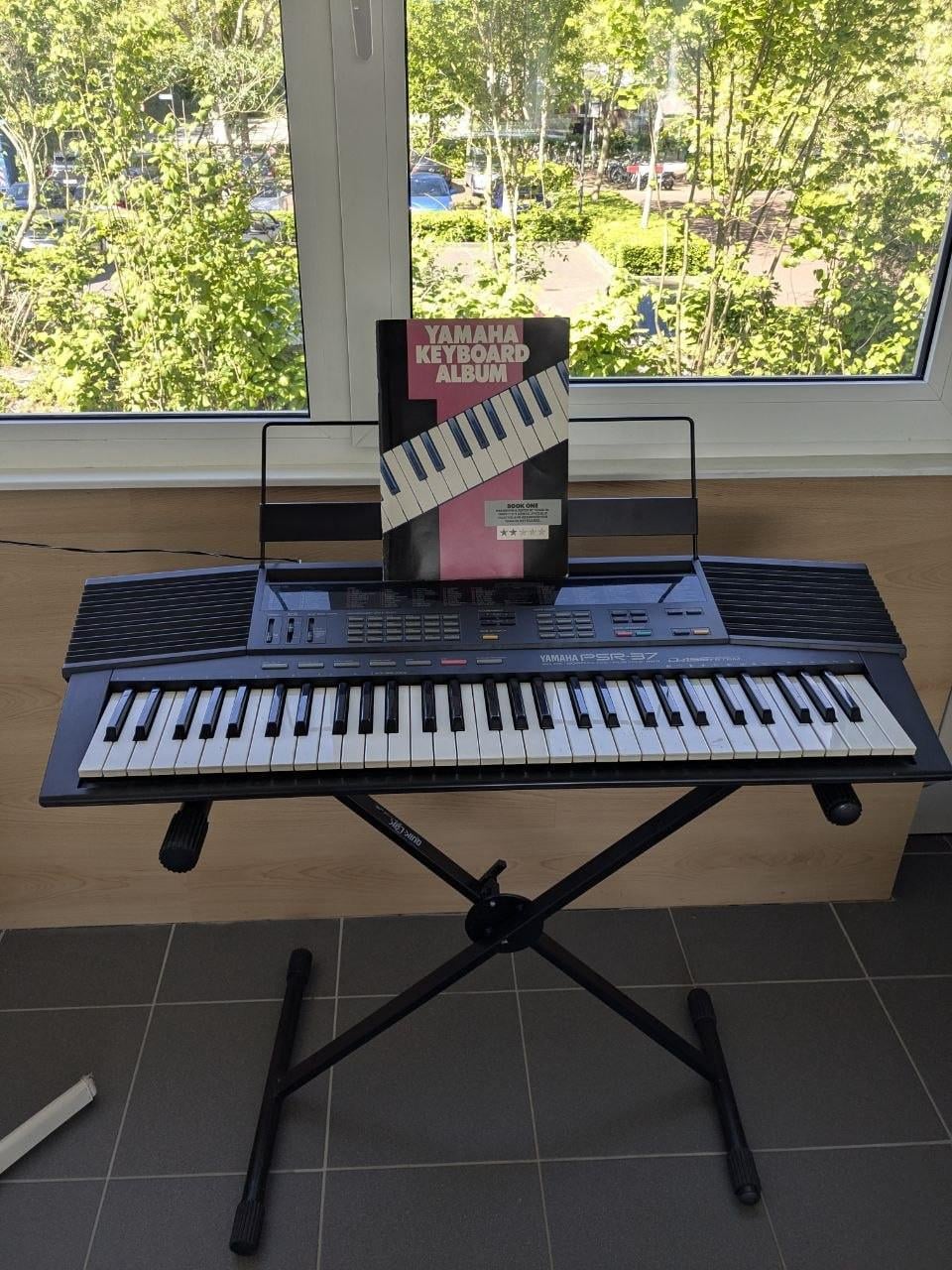 Yamaha PSR 37 Keyboard
