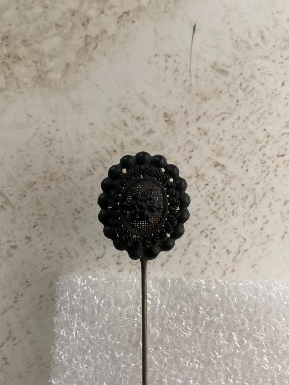 Oorbellen en speld antiek