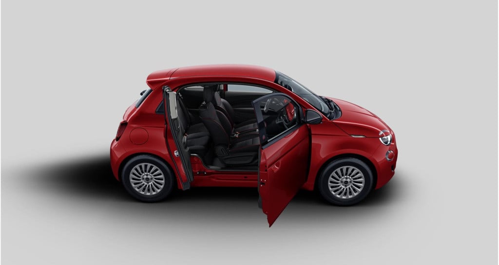 Fiat 500 3+1 red 24 kwh | cruise control |apple carplay/android auto | 8 ja
