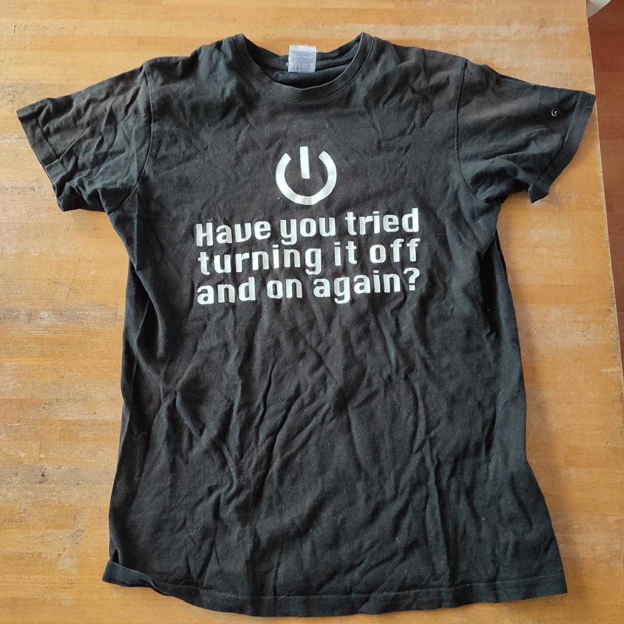 T-shirt van de cult serie The IT Crowd.