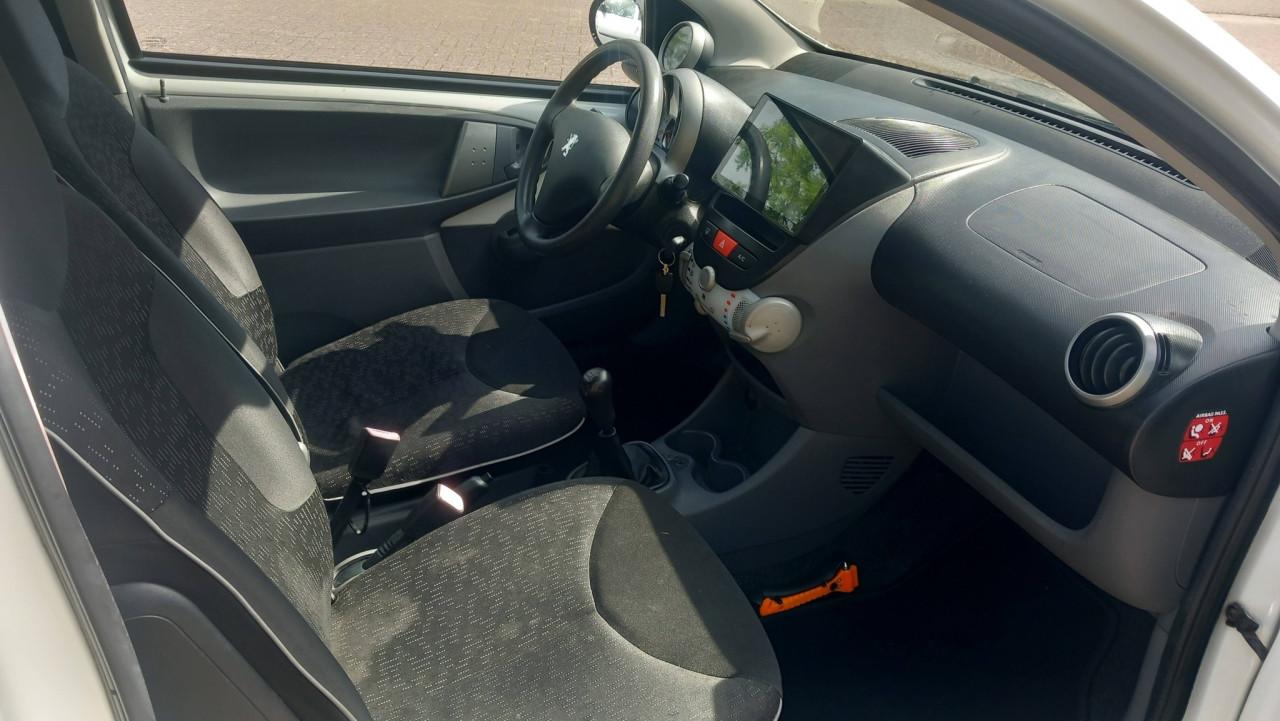 Peugeot 107 1.0 12v XR 3deurs bj:2009 airco lm-velgen Carplay