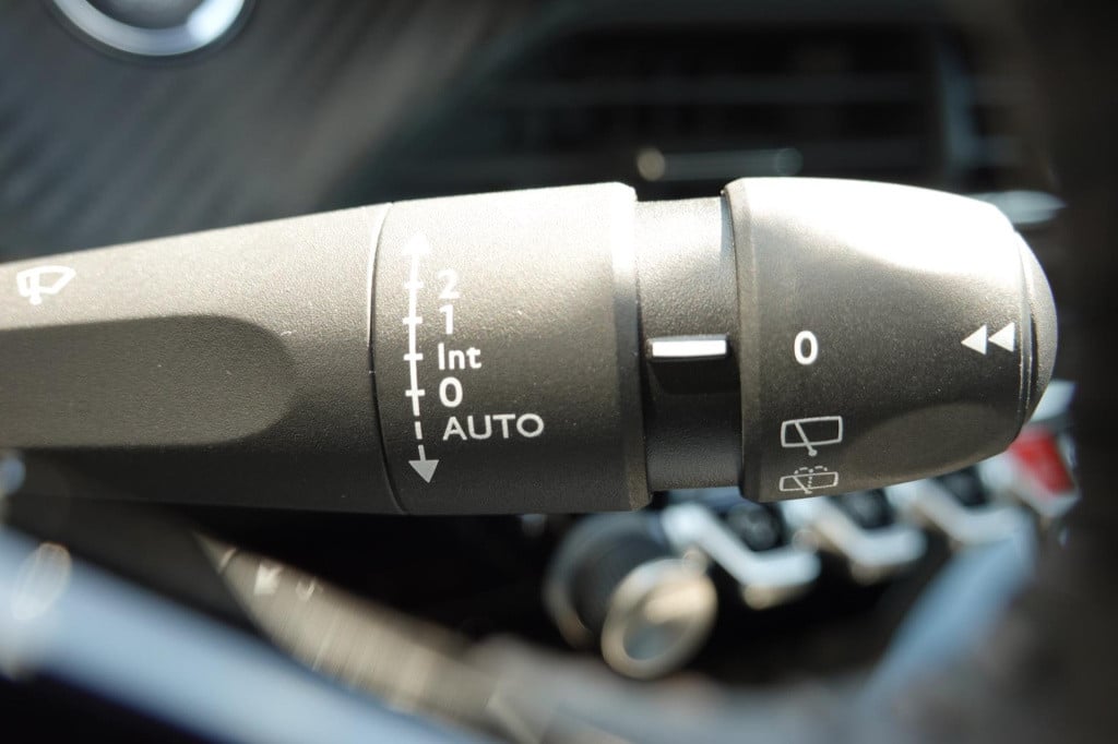 Peugeot 208 1.2 puretech 100 allure