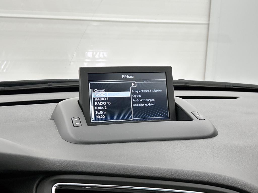 Peugeot 5008 130 pk style 7 persoons | rijklaar | trekhaak | panoramadak | 