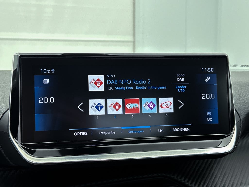 Peugeot 2008 100 pk allure | rijklaar | afneembare trekhaak | navi | camera