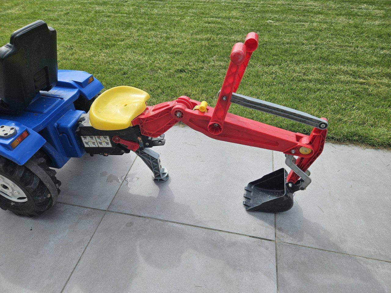 Rolly Toys traptractor met lier, kiepkar en graafmachine