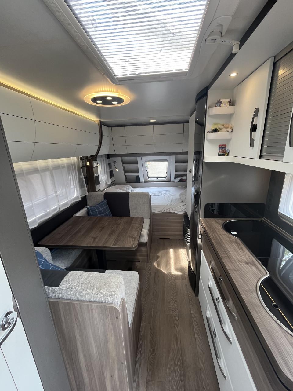 Hobby 490 KMFe Excellent Edition 2022 – Zeer compleet – 5 slaapplaatsen