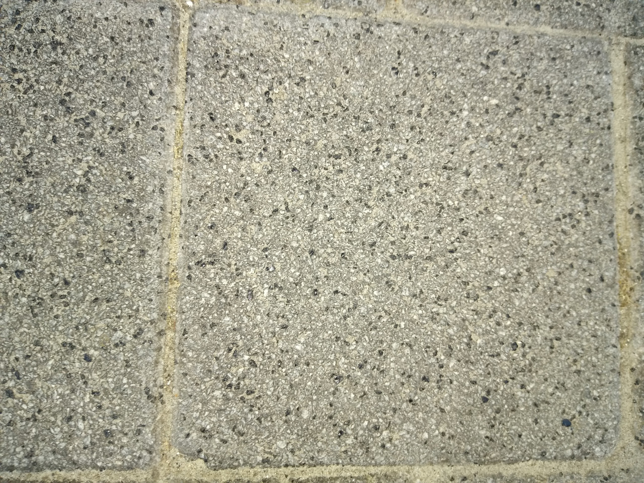 Tegels ca. 60m2 (afm: 20cm×20cm×5cm)