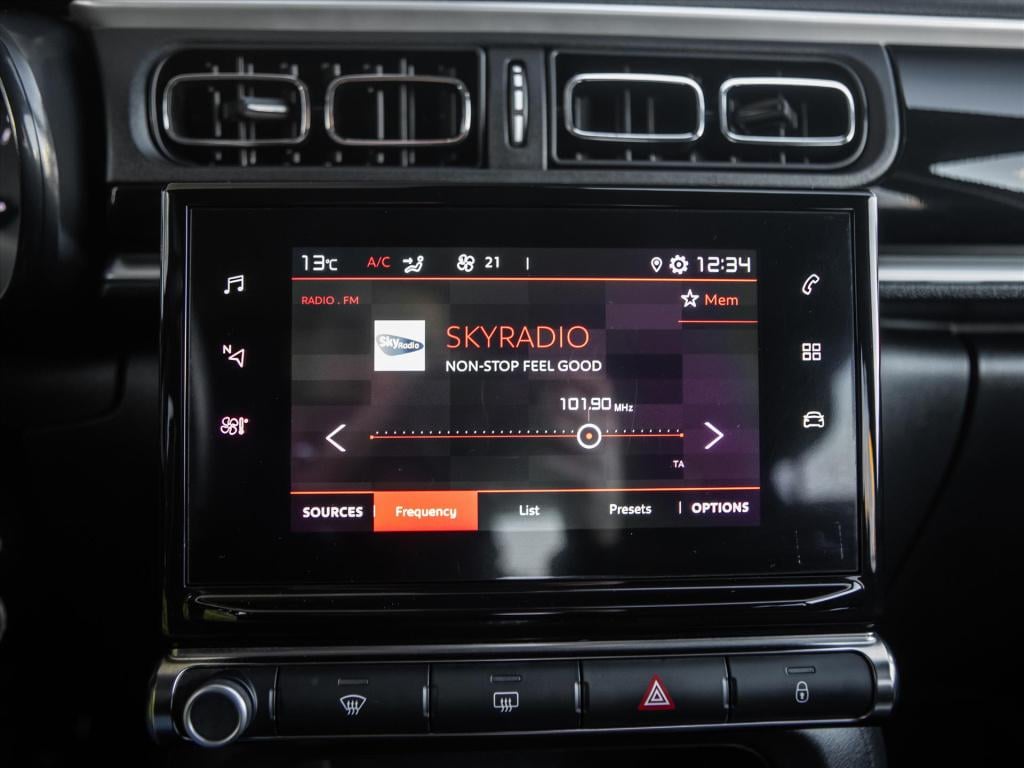 Citroen C3 1.2 puretech 110pk max automaat | carplay | cruise & climate con