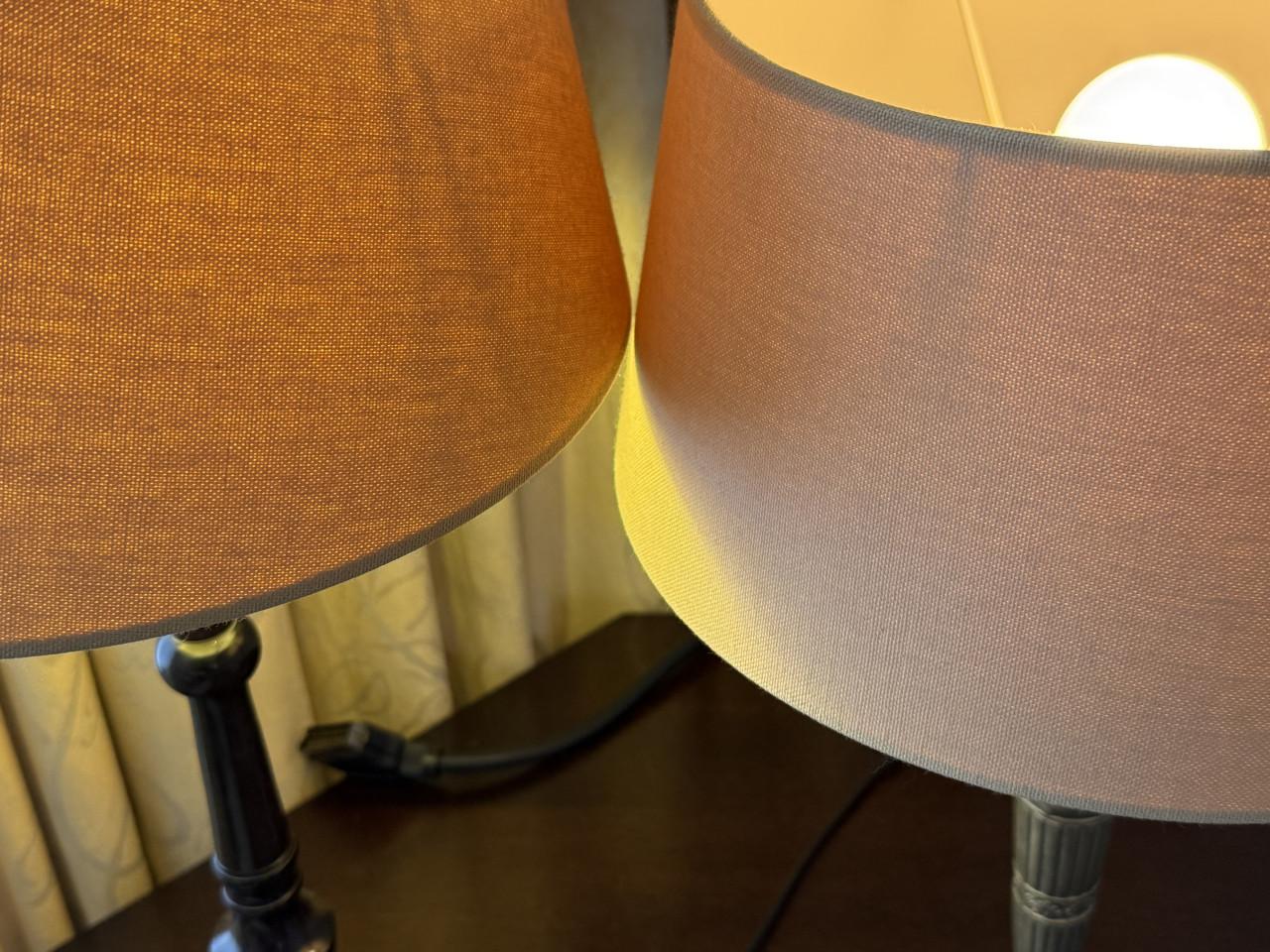 2 mooie Bijzet/ Schemerlampjes. Zie foto s.  56 en 50 cm.