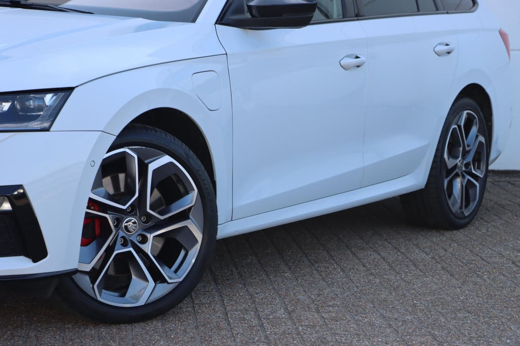 Skoda Octavia combi 1.4 tsi iv rs 245pk dsg6