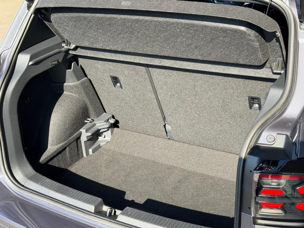 Volkswagen T-cross 1.5 tsi 150pk dsg r-line | black style | trekhaak | iq l