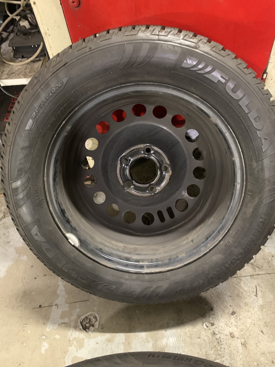 Fulda winterbanden 215/60 R16 99H