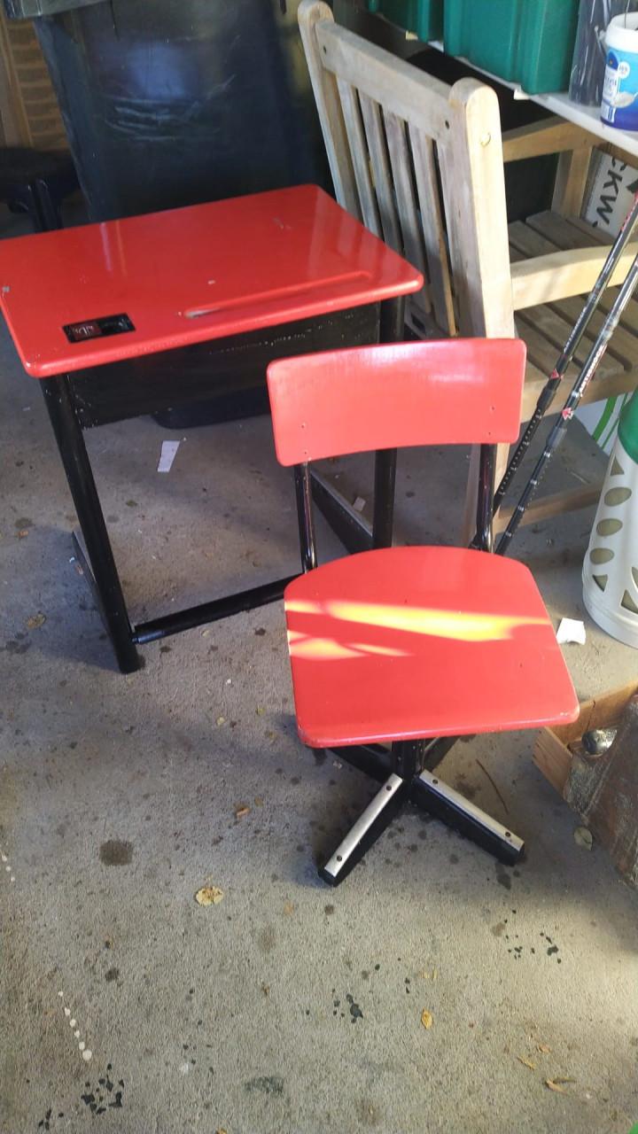 Kinder tafeltje en stoeltje