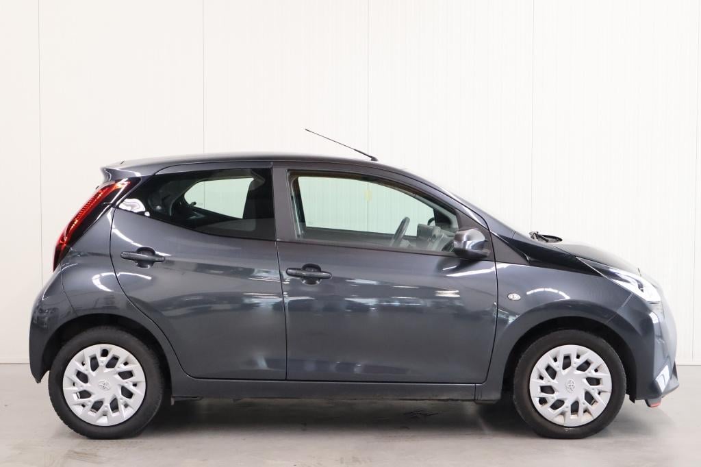 Toyota Aygo 1.0 vvt-i x-play