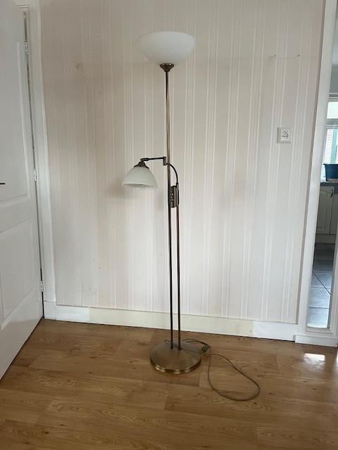 Nette stalamp/- 180cm hoog