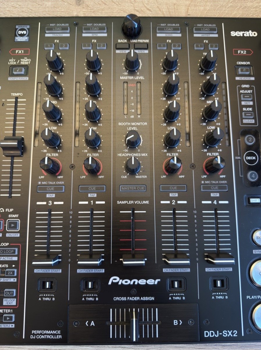 Pioneer DDJ-SX2 DJ Controller