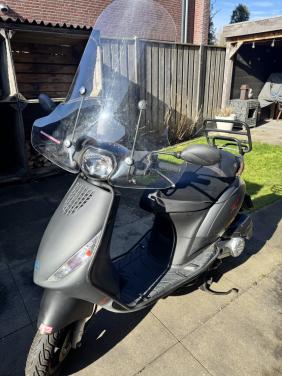 Piaggo Zip 4tact 45km 2023 mat grijs