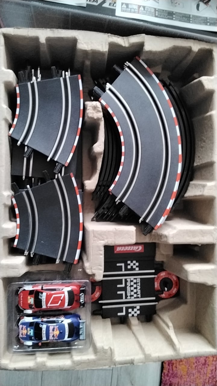 Racebaan merk: Carrera Go. Type: DTM.