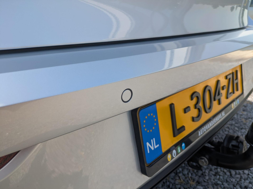 Volkswagen Golf 1.0 tsi life business | trekhaak | camera | carplay | acc |