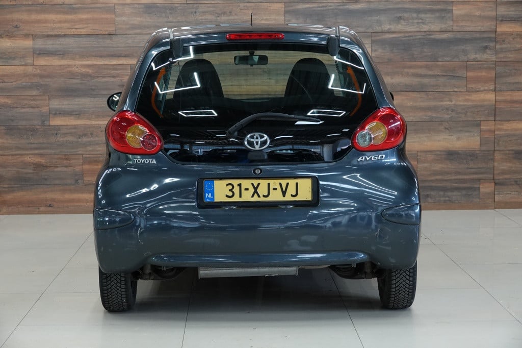 Toyota Aygo 1.0-12v | airco | bluetooth |
